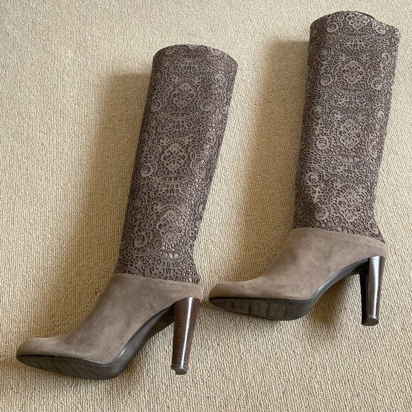 Stuart Weitzman Taupe Lasercut Boots, US 9 1/2 M - Picture 7 of 16